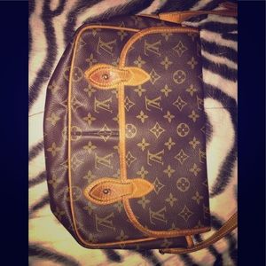 Louis Vuitton 100% Authentic Crossbody